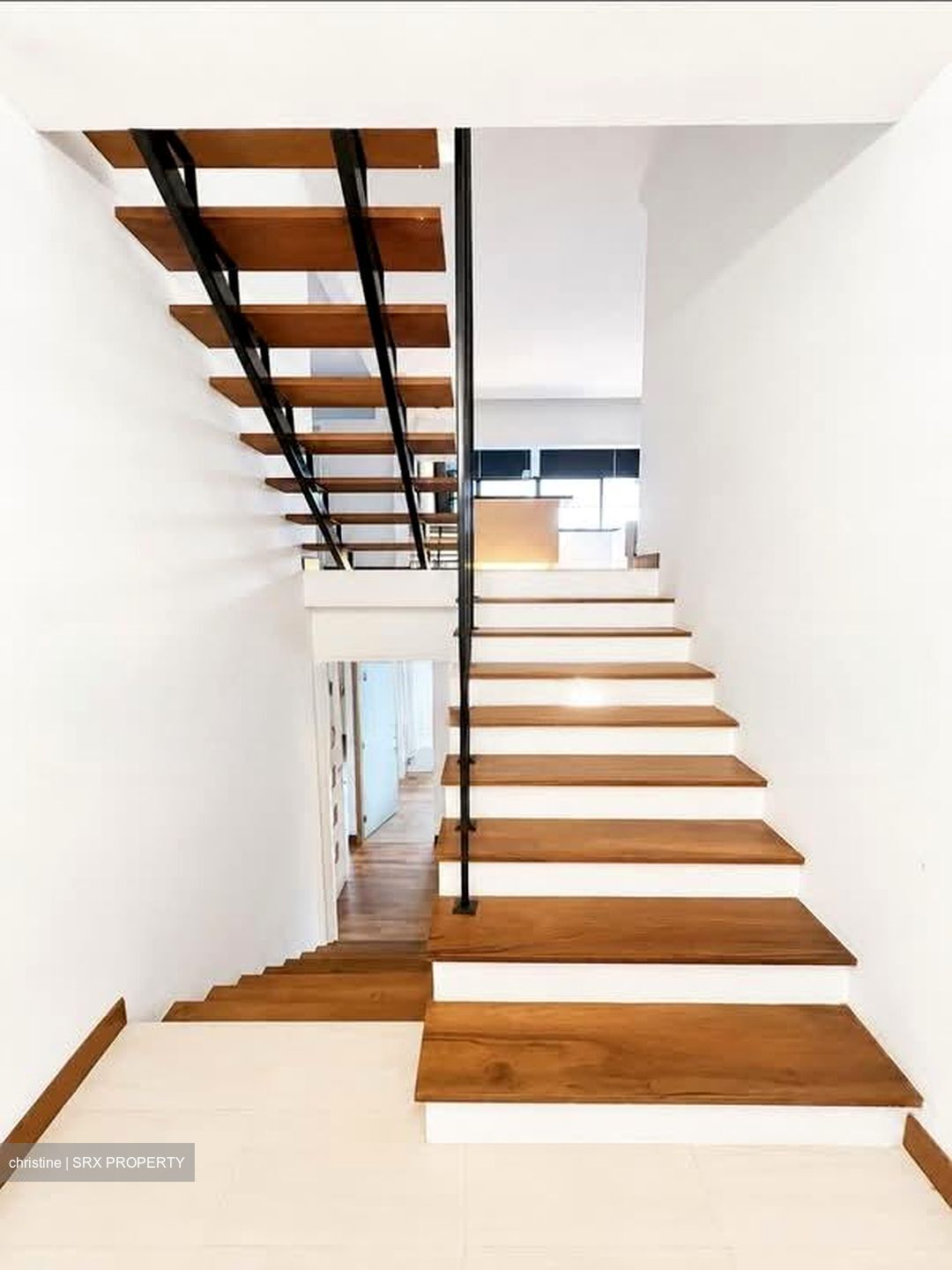 Townhouse Apartments (D9), Apartment #589837841